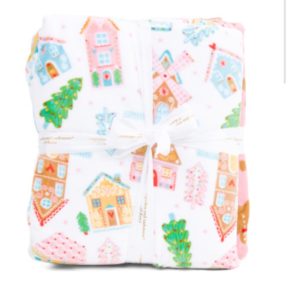 Gingerbread Lane Fleece Throw 2 Pack